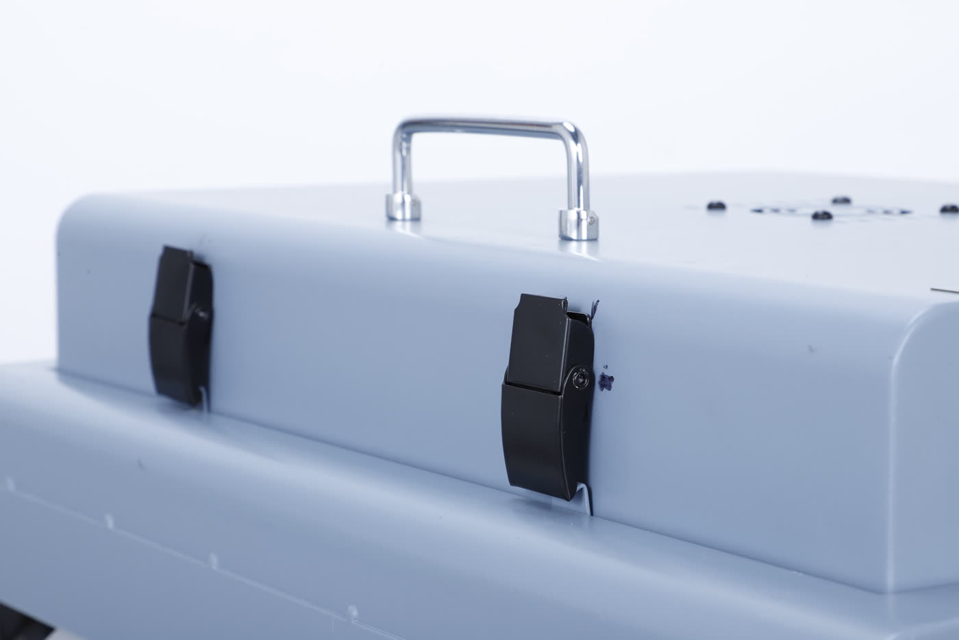 The lid handle of the Miro 13 Max