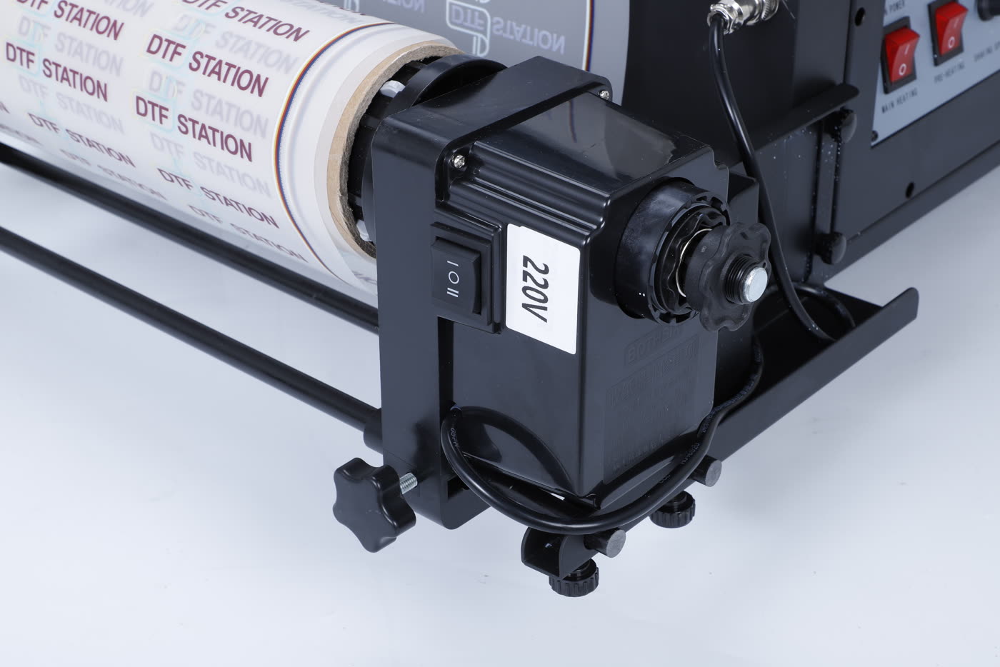 The motorised roll holder on the Miro 13 Max