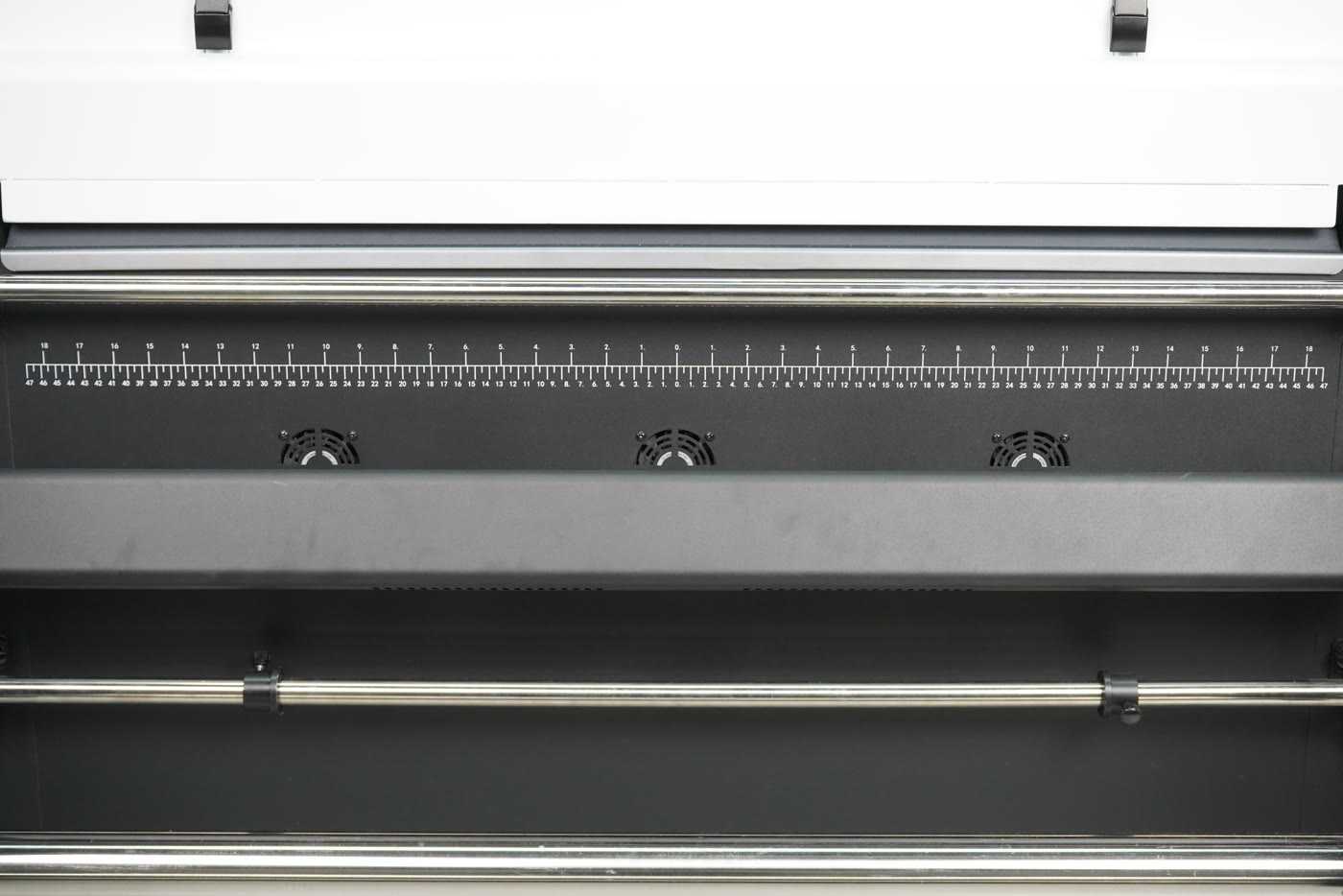 The width scale across the feed of the Miro 36