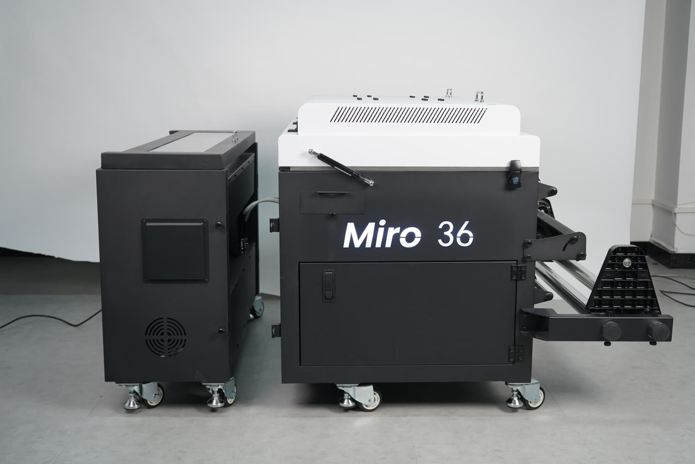 The Miro 36 shaker beside its separate air-purifier cabinet