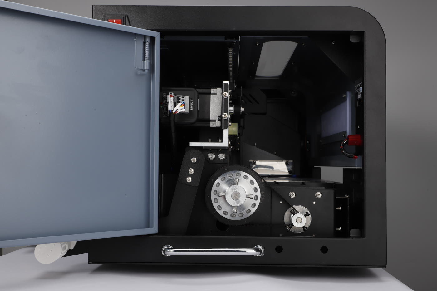Side panel open on the Prestige R2 Pro