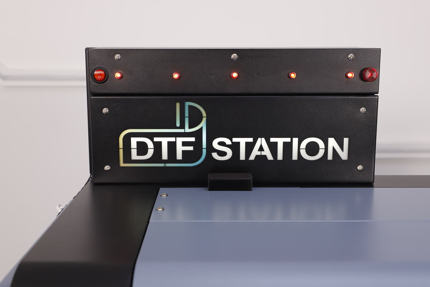 The low-ink alarm lights on the front of the Prestige XL2